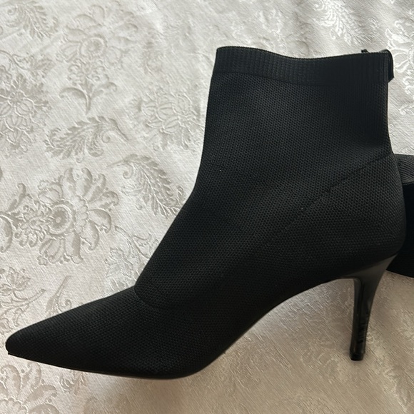 Calvin Klein -KCGABBY Ankle Booties - Size 10 - Picture 2 of 4